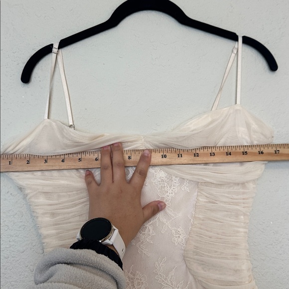 House of CB 'Felicia' Vanilla Chiffron & Lace Gown NWOT size S D-DD - Picture 6 of 14